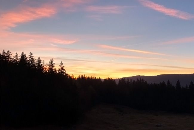 Levé du soleil sur l'Alpage de la Combe Noire